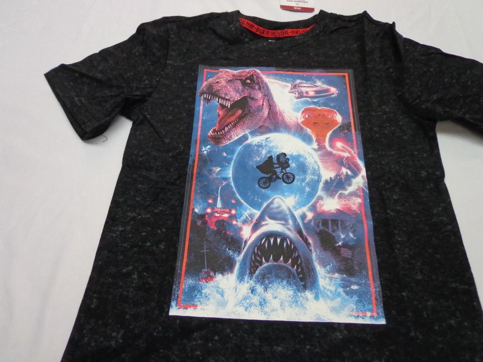 Universal - Kids Family T-Shirt - Jurrasic Park - ET - Jaws - Size M