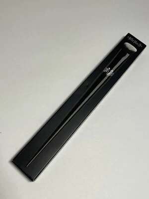 CEPILLO CORRECTOR KAT VON D Lock-It Edge N-40 auténtico vegano Foto 1 de 2