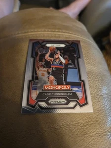 2023-24 Panini Prizm Monopoly - Cade Cunningham #25 - Foto 1 di 2