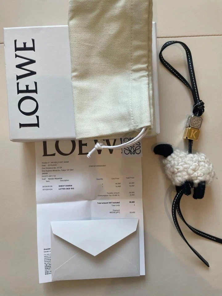 Loewe Ovejas y Letras Dados Dije Llavero Llavero Bolso Dije con Caja USADO Foto 1 de 4