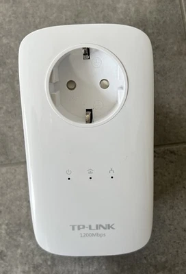 TP-Link TL-PA8030P AV1200 3-Port Gigabit-Powerline-Adapter Weiß - Bild 1 von 3