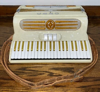 Винтажная жемчужно-золотая клавиатура-аккордеон Lindo Imperial C30 16 3/4 дюйма Италия 60-е - Изображение 1 из 4