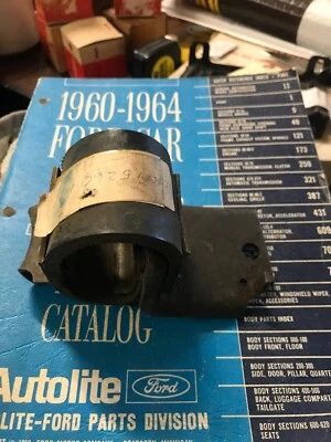 Ford Mercury 1969 1970 nuevo de Lote Antiguo Silenciador Hangar 351 2V Cougar XR-7 C9WY-5260-A Foto 1 de 4