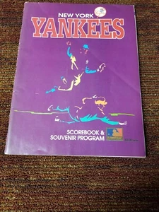 NEW YORK YANKEES MAGAZINE OFFICIAL PROGRAM Yankees White Sox May 1994 scorecar - Picture 1 of 1