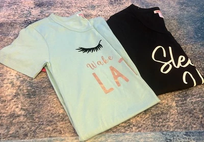 Camisa de noche/vestido de manga corta Dollhouse talla mediana Foto 1 de 4