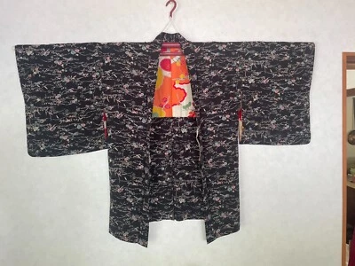 Kimono de seda japonés vintage, Haori, Komon negro | 絹 着物 羽織 小紋 黒 日本製 ヴィンテージ Foto 1 de 4