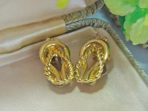 Pendientes de clip de nudo vintage tono dorado - Imagen 1 de 3