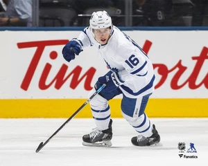 Mitchell Marner Toronto Maple Leafs Unsigned White Jersey Skating 8" x 10" Photo - Picture 1 of 1
