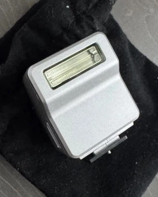 Panasonic FL70-S Flash for Lumix LX100 / LX100ii / GH5  & Leica D-LUX - Silver - Image 1 of 4
