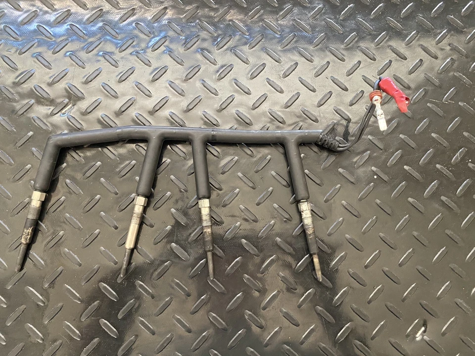 Juego de bujías incandescentes diésel OEM 1999-2004 Volkswagen Jetta Beetle TDI 028 971 766 Foto 1 de 4