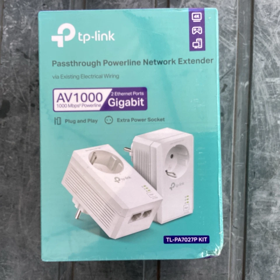 TP-Link TL-PA7027P KIT AV1000 2-Port Gigabit Powerline Adapter mit Steckdose - Bild 1 von 1