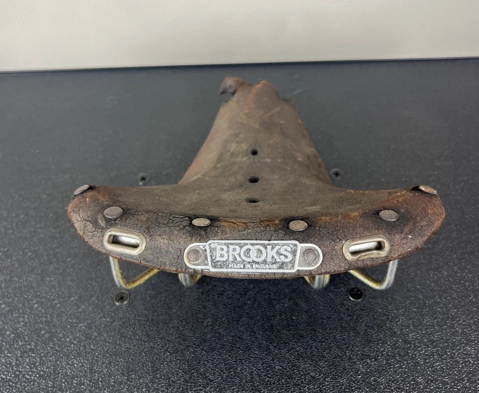Sillín de cuero Brooks vintage - insignia, rieles cromados - para piezas o restauración Foto 1 de 4