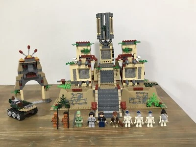 LEGO Indiana Jones: Temple of the Crystal Skull (7627) - Image 1 of 4
