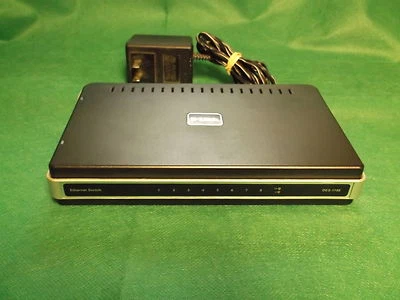 D-Link DES-1108 8-Port 10/100 Mbps Ethernet Switch 14-a - Image 1 of 2
