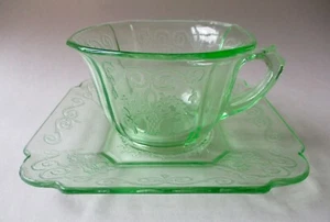 VINTAGE Indiana GREEN Depression Glass CUP & SAUCER Lorain Flower Basket - Picture 1 of 4