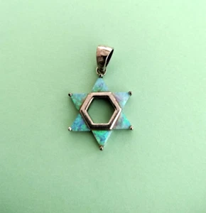~ STAR OF DAVID / With OPAL STONE - Large Pendant / PRE OWNED / NEW - Picture 1 of 5