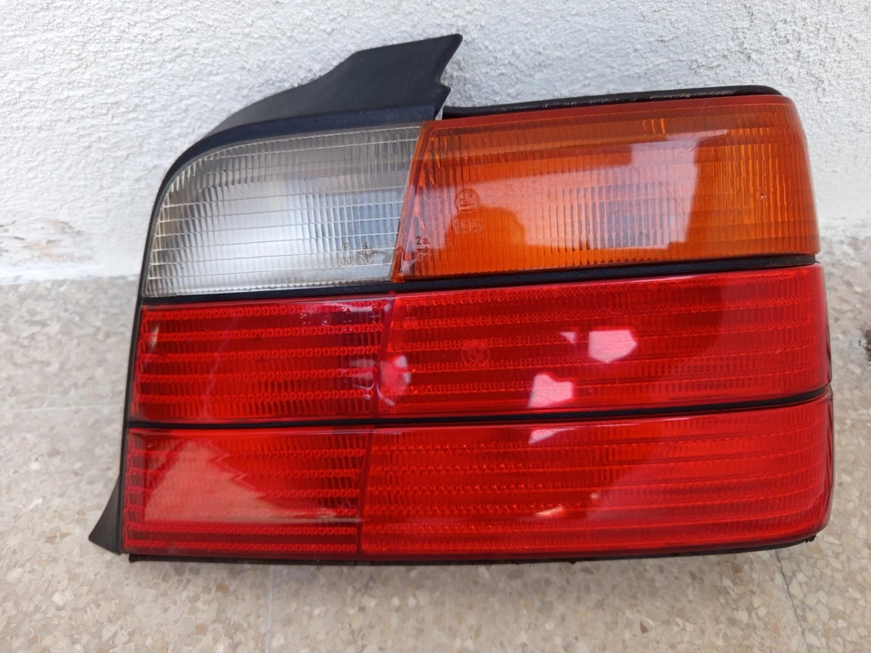 Faro Posteriore Destro BMW SERIE 3 E36 - Immagine 1 di 3