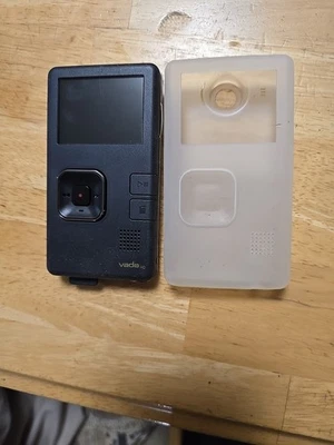 Cámara de video de bolsillo Creative VF0584 Vado HD 720p 4 GB blanca Foto 1 de 2