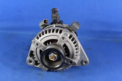 2006 Toyota Camry 6 Cylinder-  Alternator (100 Amp) Foto 1 de 4