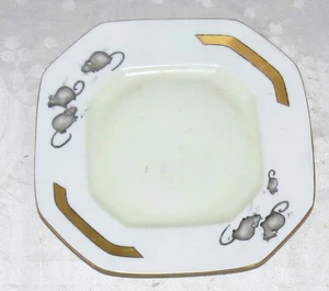 B&C Bernardaud France 8.3/8 in Square Plate: decorated in Gold with Mice / Rats - Picture 1 of 3