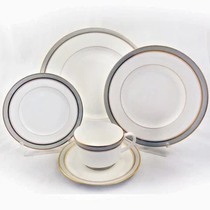 HOWARD GREY Royal Worcester 5 Piece Place Setting NEW NEVER USED made in England - Picture 1 of 5