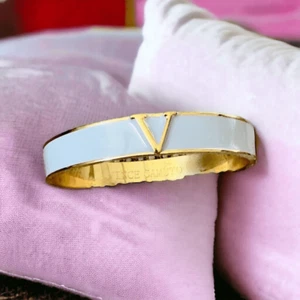 Vince Camuto V Bangle Textured Bracelet Gold Tone Grey Black Mod Signed - Picture 1 of 2