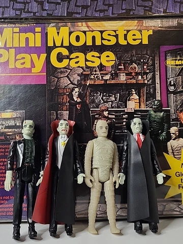 Remco 1980 Universal Mini Monster Play Case & 4 Figures GLOW IN THE DARK VERSION Cover