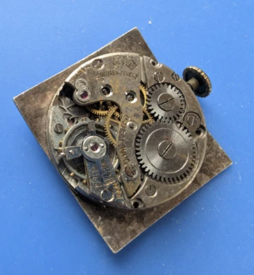 VINTAGE LADIES HELBROS WRISTWATCH MOVEMENT FOR PARTS - Image 1 of 2