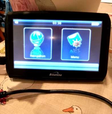 BINATONE MODEL NAME S505 UK ROI SAT NAV5 INCH SCREEN MODEL No 1042035 VINTAGE - Image 1 of 4