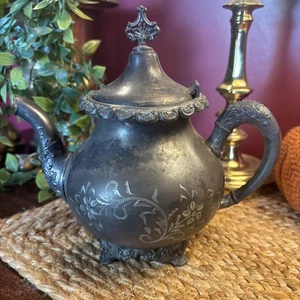 Imperial Silver Co. Floral Etched and Embossed Teapot Quadruple Plate - Picture 1 of 9