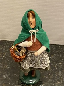 Byers Choice Children of the World 1994 Irish Girl with Basket of Fish - Picture 1 of 9
