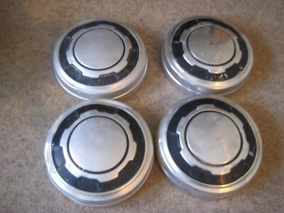 Tapacubos de plato para perros Ford 1978-84 camioneta pickup de 3/4 toneladas 12 pulgadas.  (Juego de 4). Foto 1 de 4