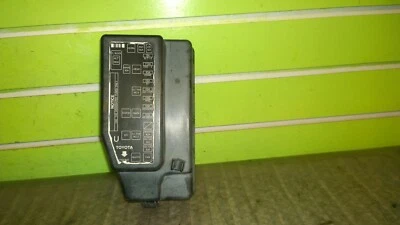 95 96 TOYOTA TERCEL 1.5L MT 2 PUERTAS CAJA FUSIBLES CUBIERTA FABRICANTE DE EQUIPOS ORIGINALES 1577-10 Foto 1 de 2