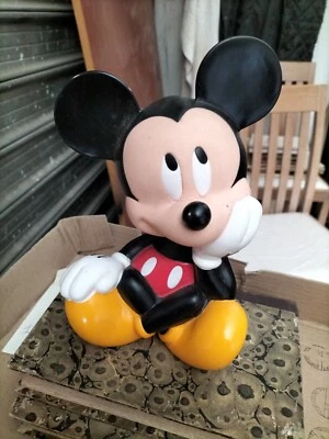 Salvadanaio Vintage Topolino Disney Applause in plastica dura, altezza 22 cm. - Immagine 1 di 4