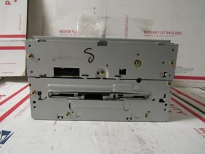 2004 2005 2006 2007 INFINITI QX56 RADIO CD PLAYER - Picture 1 of 5