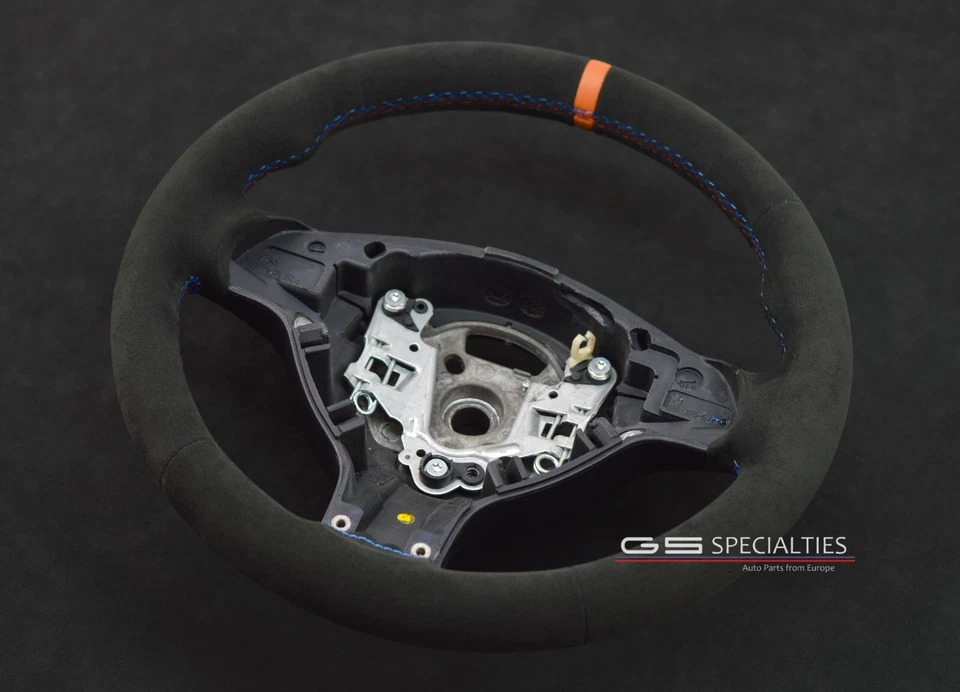 Volante BMW E39 M5 E46 M3 MTechnic preto Alcântara/Camurça - Imagem 1 de 4