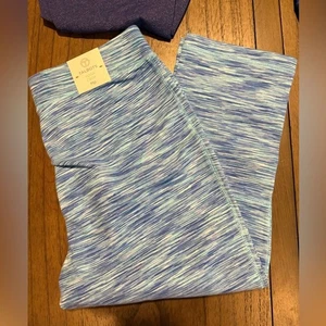 T by Talbots Aqua and White Yoga Crop size Medium - Picture 1 of 4