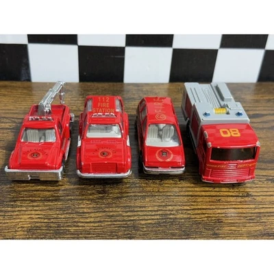 UNBRANDED FIRE STATION RED LOT OF 4 1:64 DIECAST FIRE ENGINE, TOW, TRUCK & VAN - Image 1 of 4