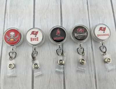 Carrete de insignia Buccaneer, carrete de insignia RN retráctil, carrete de insignia de enfermera, carrete de fútbol americano Foto 1 de 3
