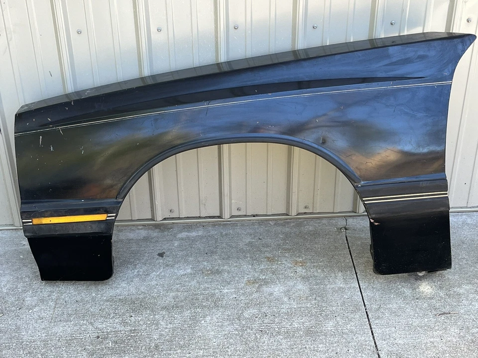 Guardabarros lateral del conductor Mercury Capri Foxbody 1979-1986 OEM | 040624B Foto 1 de 4