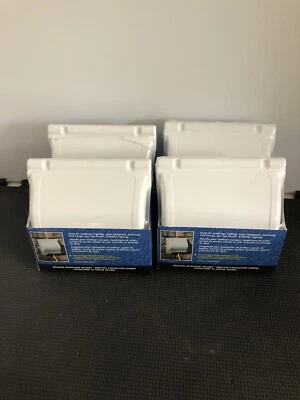 Lote de 4 cubiertas a prueba de intemperie en uso cubierta blanca horizontal de una sola banda E9UHWRN Foto 1 de 4