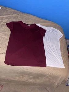 Lot Of 2 Awake Short Sleeve Tops Maroon White Size Medium Gently Used - Picture 1 of 9