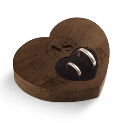 Hochzeit Ringkissen Herz individuell 10x8,5cm Kebony Holz - Initialen Schnitt - Bild 1 von 4