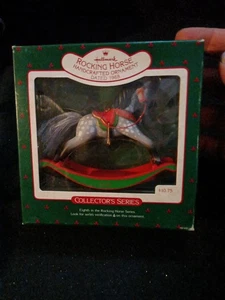 Hallmark Keepsake Ornament Caballo Mecedor Octavo 8º En Serie 1988 #8 - Imagen 1 de 11