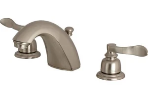 Mini baño Kingston de latón KB94.AL victoriano 1,2 GPM - Nick cepillado - Imagen 1 de 4