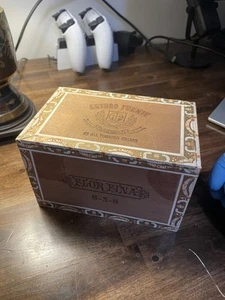 Vintage Arturo Fuente 25 Cigars Empty Wooden Cigar Box *GREAT CONDITION* - Picture 1 of 6