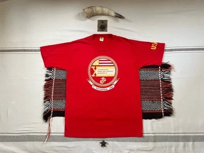 Camiseta US Marines Velva Sheen L Puntada Única 1985 Hecha en EE. UU. Roja DC Maratón Nueva - Imagen 1 de 4
