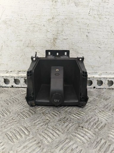FORD TOURNEO CONNECT MK2  2015-2024 USB SOCKET  - Image 1 of 4