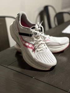 Saucony Women’s Tempus White Pink Green Running Shoes Sneakers Sz 11 S10720-86 - Picture 1 of 8
