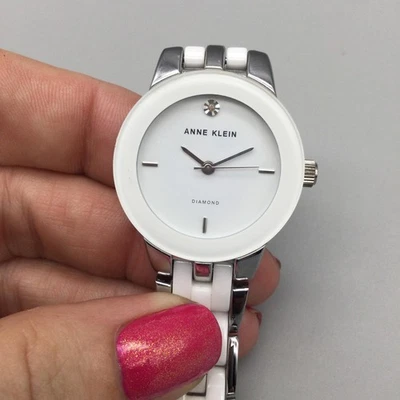 Reloj Anne Klein Diamante Mujer 30mm Esfera Blanca Banda Cerámica Batería Nueva 6.75" Foto 1 de 4